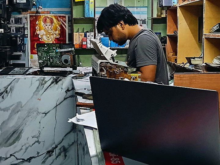 Printer service at the counter